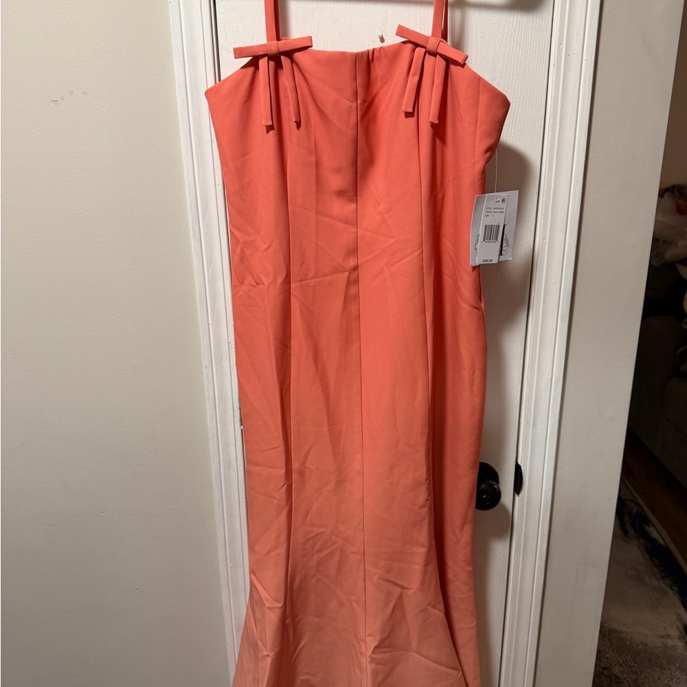Mestizo ombré midi pink dress with bow detail and zipper back. Adjustable straps
